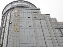 金洲大廈中央空調(diào)維護保養(yǎng)，主機大修